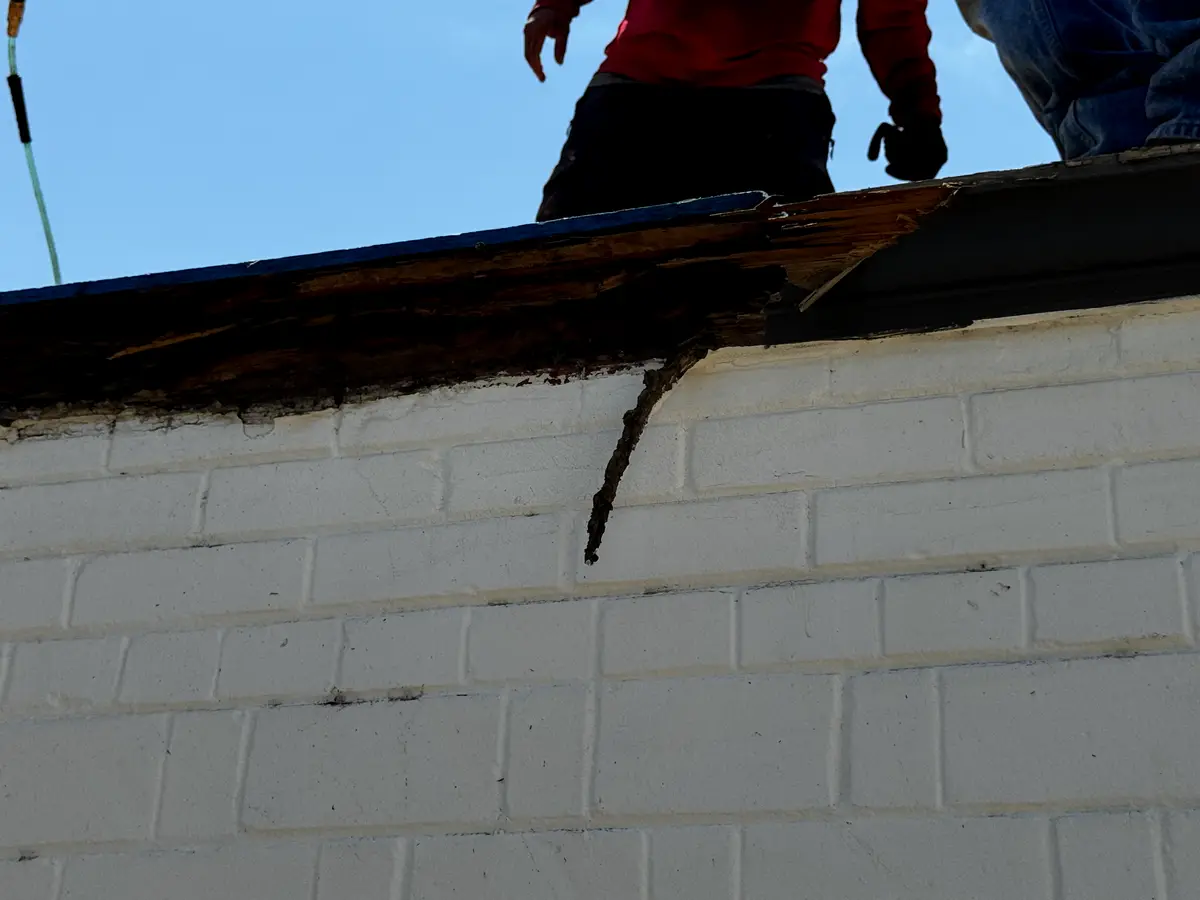 Rotten wood fascia being removed and replaced on a central Phoenix re-roof, by Leal Roofing